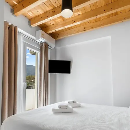 Apartment Miralis Nikiana