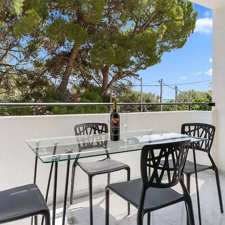 Miralis Apartment Nikiana